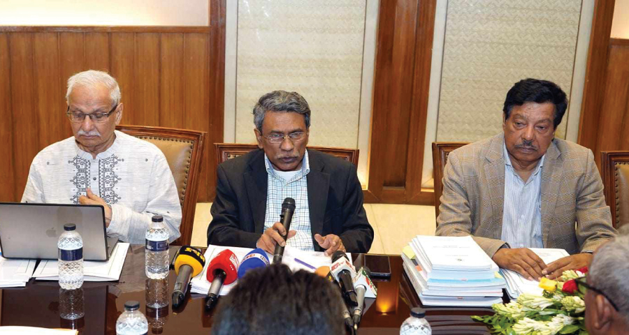 ফ্যাসিস্টদের পালিয়ে যাওয়া গণতন্ত্রের প্রাথমিক বিজয় : আলী রীয়াজ