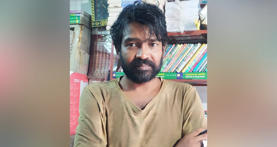 উপদেষ্টাকে নিয়ে ফেসবুকে পোস্ট, শিক্ষক বরখাস্ত