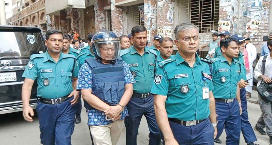 হেলিকপ্টারে পুলিশ সদর দপ্তর ছেড়েছিলেন সাবেক আইজিপি