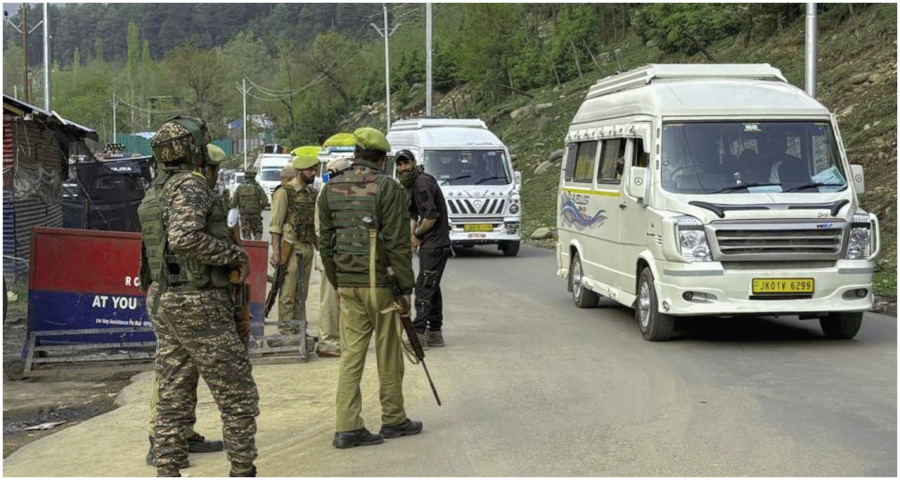 জম্মু-কাশ্মিরে ভারতীয় তিন সৈন্য নিহত