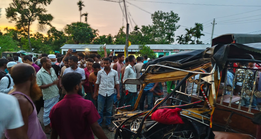 ঈশ্বরগঞ্জে বাসের চাপায় বাবা-ছেলেসহ  তিন যাত্রী নিহত, আহত ৭