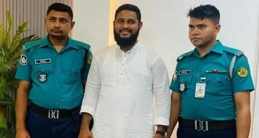 চট্টগ্রামে নারীকে লাথি মারা সেই জামায়াত কর্মী গ্রেপ্তার