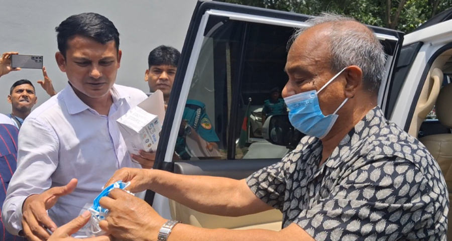 তারেক রহমানের দেশে ফিরতে বাধা নেই : স্বরাষ্ট্র উপদেষ্টা