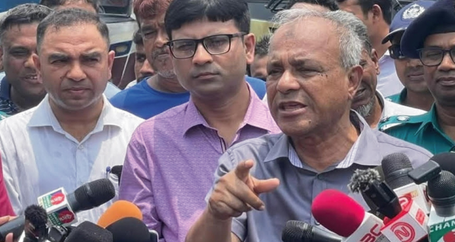 দুর্নীতিবাজরা না থাকায় বড় গরুর বিক্রি কম: স্বরাষ্ট্র উপদেষ্টা