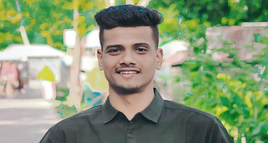 মেয়ে হওয়ায় মিষ্টির প্যাকেটে মাটি-ইট দিলেন জামাই!