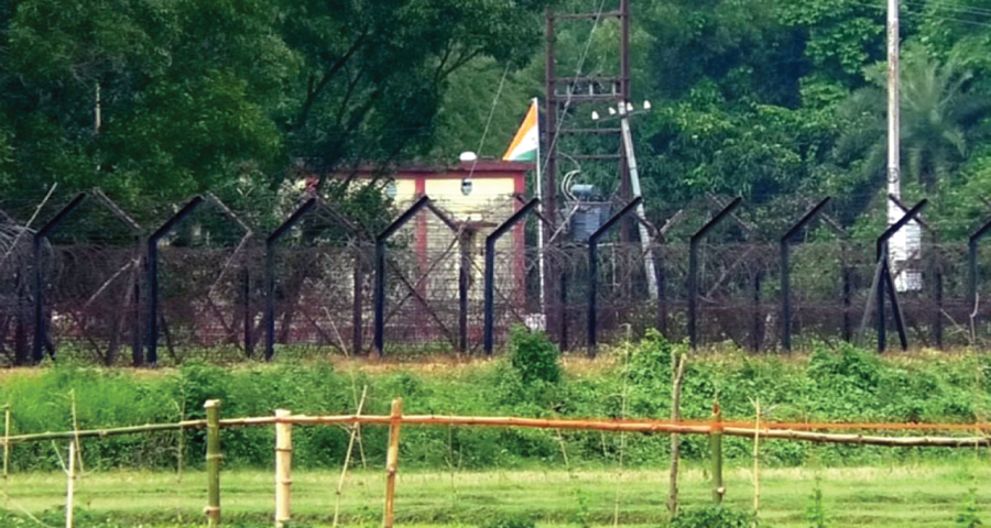 সীমান্তে টিকটক করতে গিয়ে বিএসএফের হাতে আটক ২ কলেজ শিক্ষার্থী