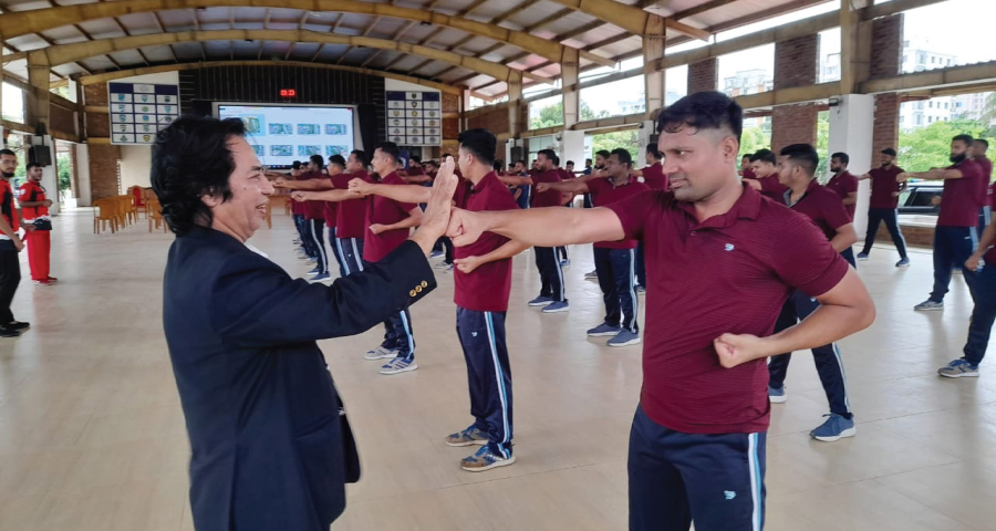 আত্মরক্ষার কৌশল শেখাতে কোর্স চালু করল চট্টগ্রাম জেলা পুলিশ