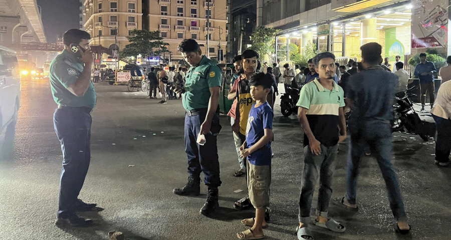 এনসিপি কার্যালয়ের সামনে ককটেল বিস্ফোরণ