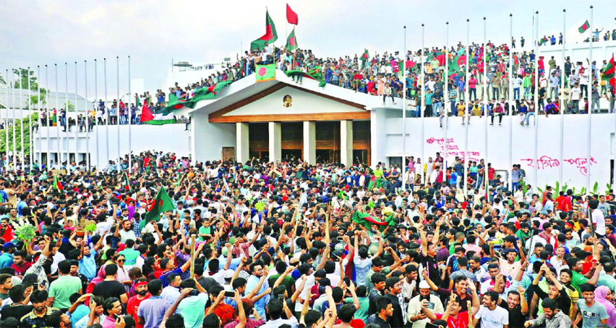 সরকারি চাকরিতে অগ্রাধিকার পাবেন জুলাই যোদ্ধা ও শহীদ পরিবারের সদস্যরা