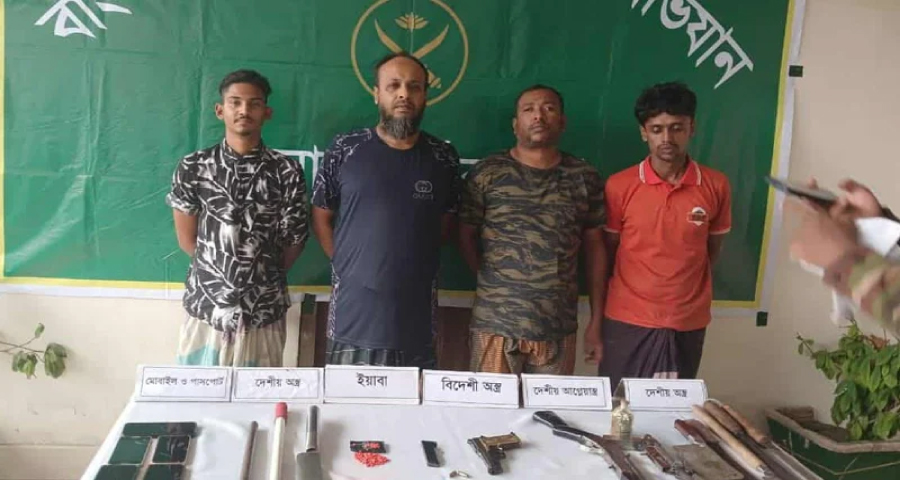 খুলনায় বিএনপির ওয়ার্ড সভাপতিসহ আটক ৪, অস্ত্র উদ্ধার