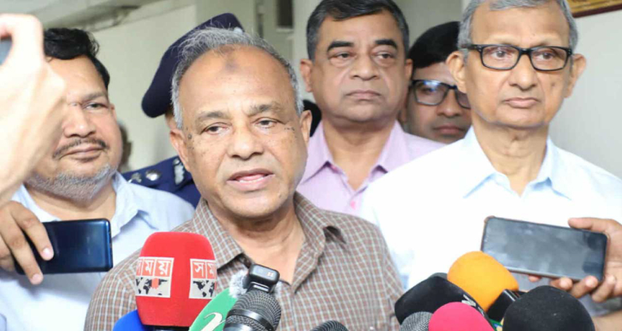 পরিবহনে ডাকাতি এড়াতে স্টপেজ থেকেই যাত্রীদের ছবি তুলতে হবে: স্বরাষ্ট্র উপদেষ্টা