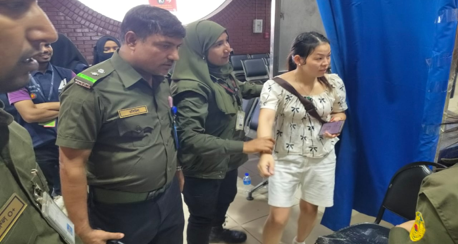 হযরত শাহজালাল আন্তর্জাতিক বিমানবন্দরে ৭৯টি মোবাইল ফোন উদ্ধার