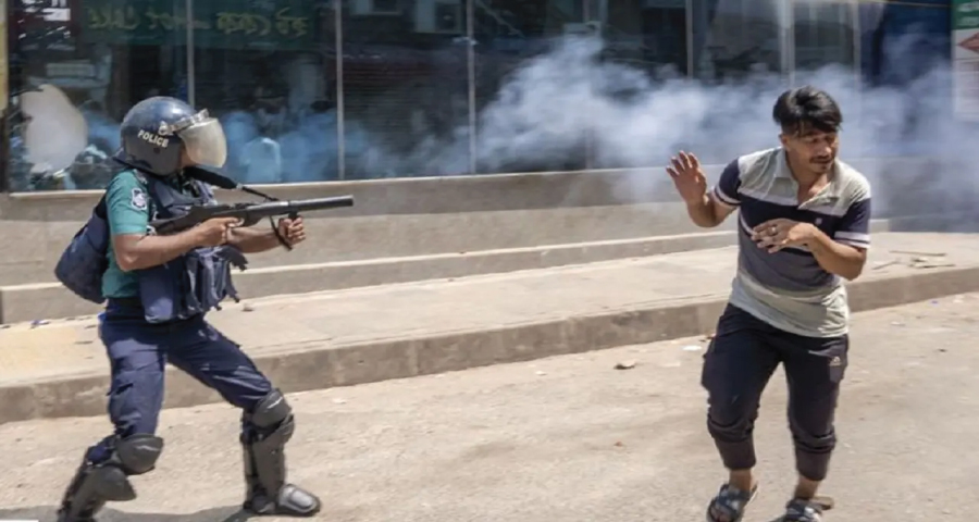 আন্দোলনকারীদের ওপর প্রাণঘাতী অস্ত্র প্রয়োগের অনুমতি দিয়েছিলেন হাসিনা