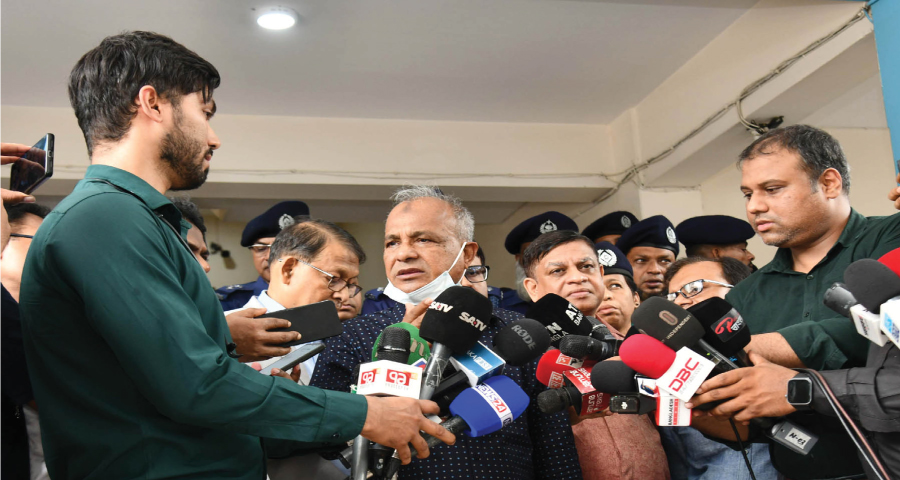 গোপালগঞ্জের ঘটনা এত বড় হবে সে তথ্য ছিল না : স্বরাষ্ট্র উপদেষ্টা