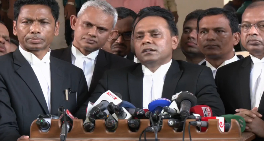 যুগান্তরের সম্পাদককে ৫ দিনের মধ্যে ক্ষমা চাইতে আইনি নোটিশ