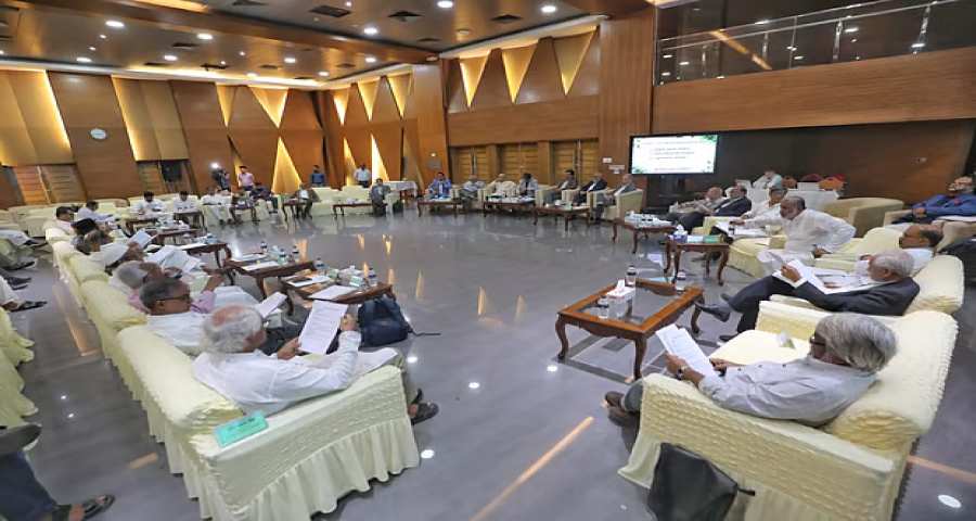 খানিকটা ছাড় দিয়ে এক জায়গায় আসার আহ্বান ঐকমত্য কমিশনের