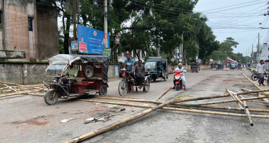 গোপালগঞ্জে চলছে কারফিউ, জেলাজুড়ে থমথমে পরিবেশ