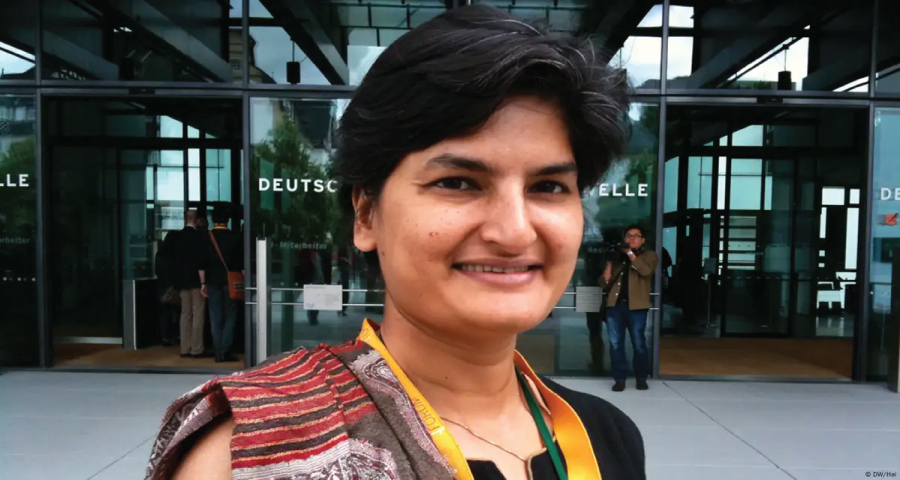 সাংবাদিক মুন্নী সাহাকে দুদকে জিজ্ঞাসাবাদ