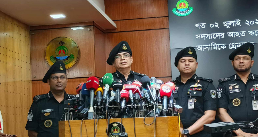 ছেলের পরকীয়া ঠেকাতে মা ফোন করে জানান কাঠমান্ডুগামী বিমানে বোমা