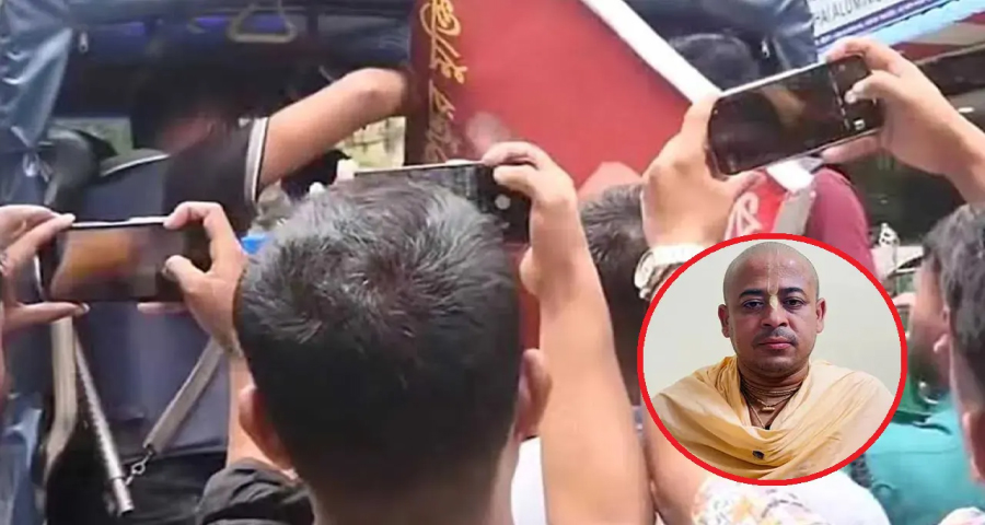 শোভাযাত্রায় চিন্ময়ের প্ল্যাকার্ড নিয়ে প্রবেশের চেষ্টা, আটক ৭