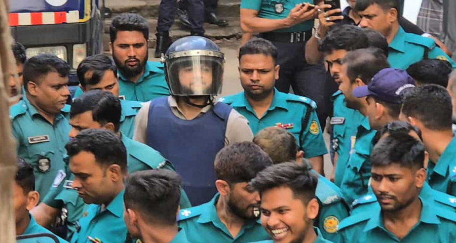 <span style='color:red;font-size:14px;'>হত্যা মামলায় রিমান্ডে</span><br> খালেদা জিয়ার সঙ্গে আফ্রিদির বাবার ছবি দেখিয়ে জামিন চাইলেন আইনজীবী