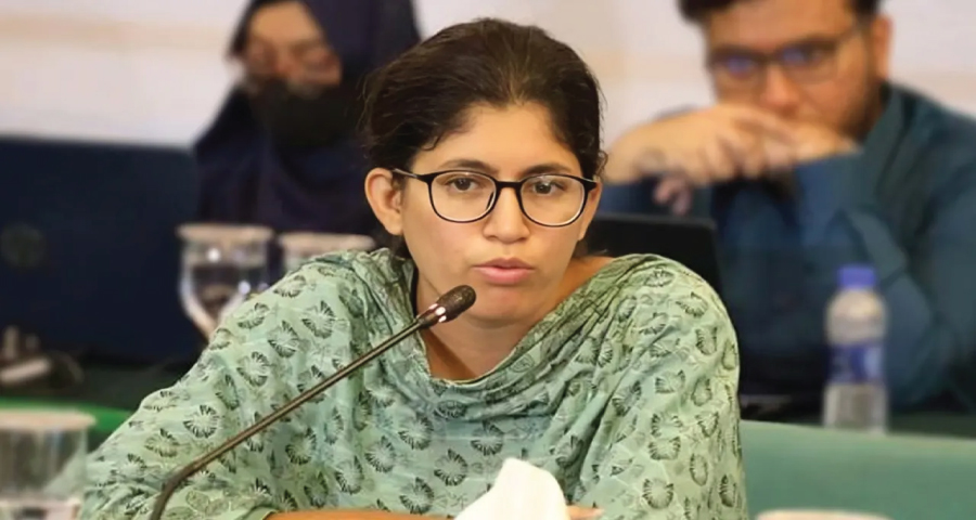 উমামার ‘রহস্যময়’ দরখাস্ত ভাইরাল