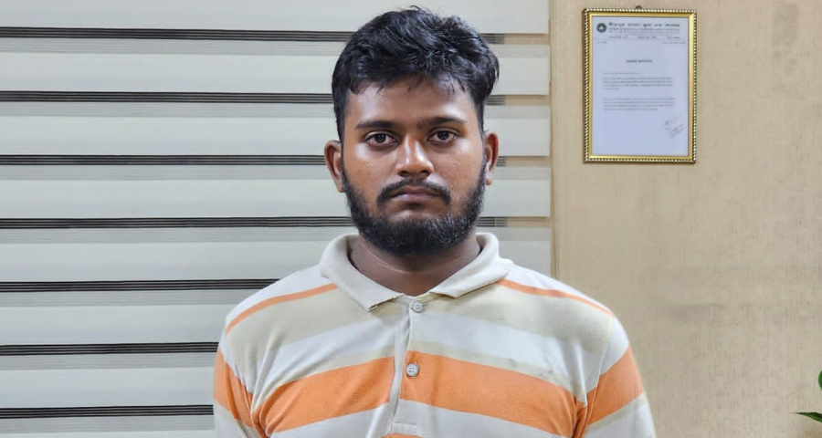 এআই দিয়ে জাল কাগজ বানিয়ে মোটরসাইকেল ছাড়িয়ে আনতে গিয়ে যুবক আটক