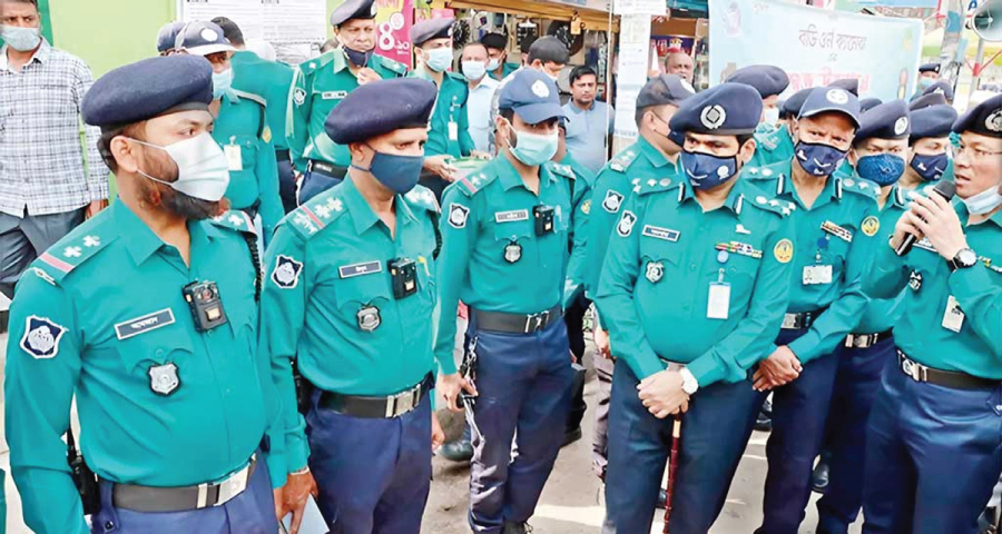 জাতীয় নির্বাচন: পুলিশের জন্য ৪০ হাজার বডি ক্যামেরা ক্রয়ের পরিকল্পনা