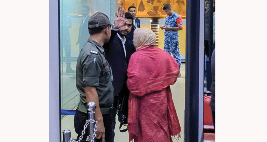 উন্নত চিকিৎসার জন্য সিঙ্গাপুর গেলেন নুরুল হক নুর