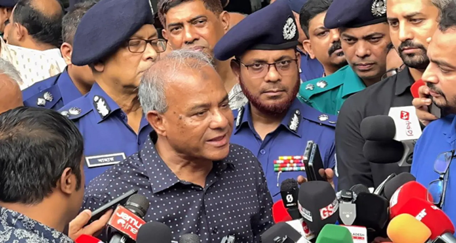 খাগড়াছড়ির ঘটনায় ‘ভারতের ইন্ধন’ দেখছেন স্বরাষ্ট্র উপদেষ্টা