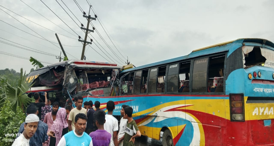ময়মনসিংহের ভালুকায় দুই বাসের মুখোমুখি সংঘর্ষে নিহত ২