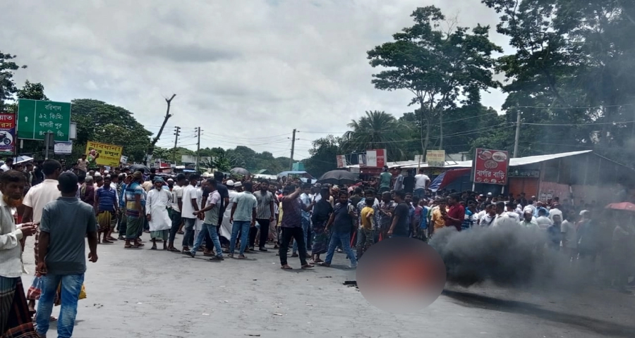 ভাঙ্গা উপজেলা পরিষদে ভাঙচুর ও আগুন