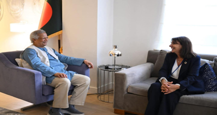 আগামী নির্বাচন হবে গণতন্ত্রের নতুন ভিত্তি: প্যারিসের মেয়রকে প্রধান উপদেষ্টা