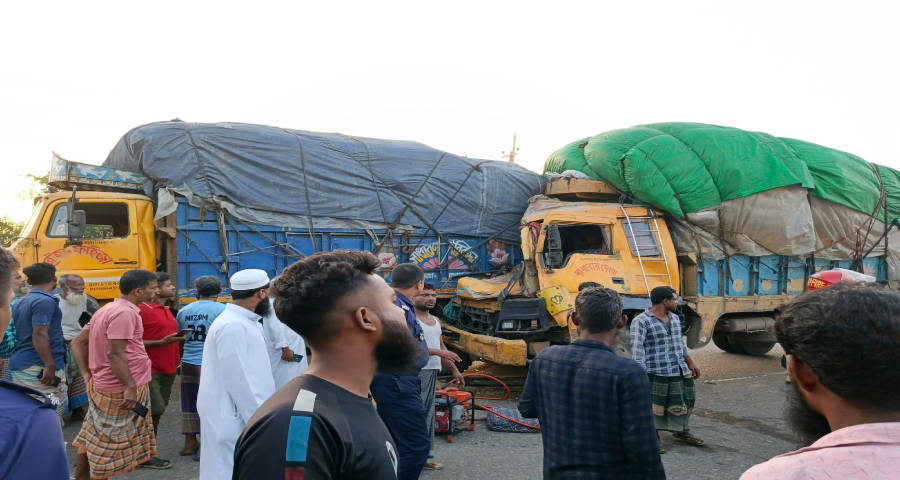 ত্রিশাল বৈলরে সড়ক দুর্ঘটনায় ট্রাকচালক ও সহকারী নিহত