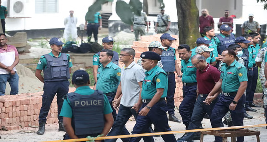 ১৫ সেনা কর্মকর্তাকে কারাগারে পাঠানোর নির্দেশ ট্রাইব্যুনালের