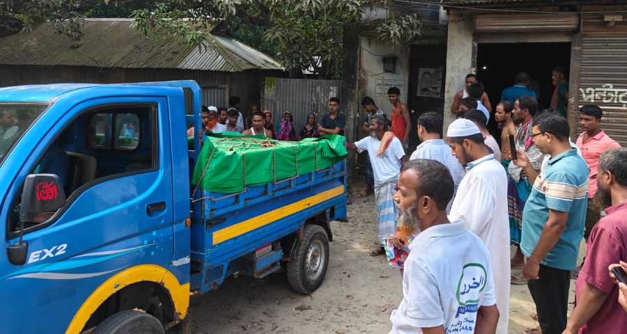 <span style='color:red;font-size:14px;'>জিআই পণ্য লাল চিনিতে ভেজাল</span><br> ৫০ মণ চিনি জব্দ, ব্যবসায়ীকে জরিমানা