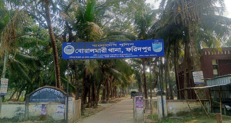 ফরিদপুরে ট্রাকচাপায় দুই ব্যবসায়ী নিহত