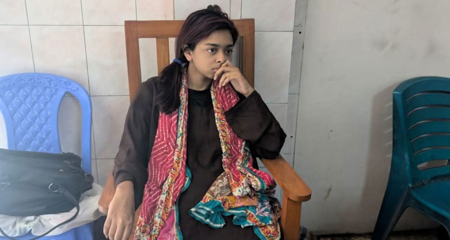 <span style='color:red;font-size:14px;'>জোবায়েদ হত্যার বিষয়ে বর্ষার মা</span><br> ‘আমার বাচ্চাটাকে যেন ফাঁসানো না হয়’