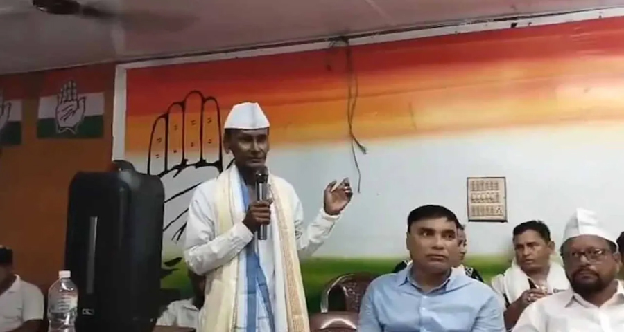 বাংলাদেশের জাতীয় সংগীত গাইলেন কংগ্রেস নেতা, ভারতে তোলপাড়