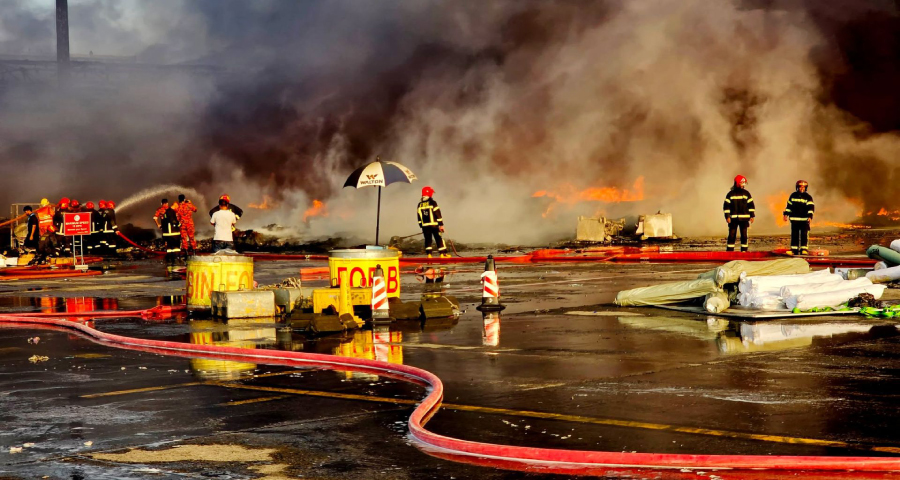 <span style='color:red;font-size:14px;'>শাহজালালে আগুন</span><br> ২৬ ঘণ্টায় নিভল আগুন, ৫ কারণে দেরি