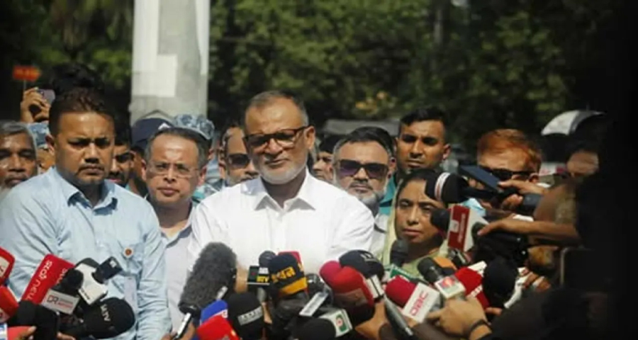 <span style='color:red;font-size:14px;'>বিমান উপদেষ্টা</span><br> আগামী ৩ দিন নন-শিডিউল ফ্লাইটের খরচ মওকুফ করবে সরকার