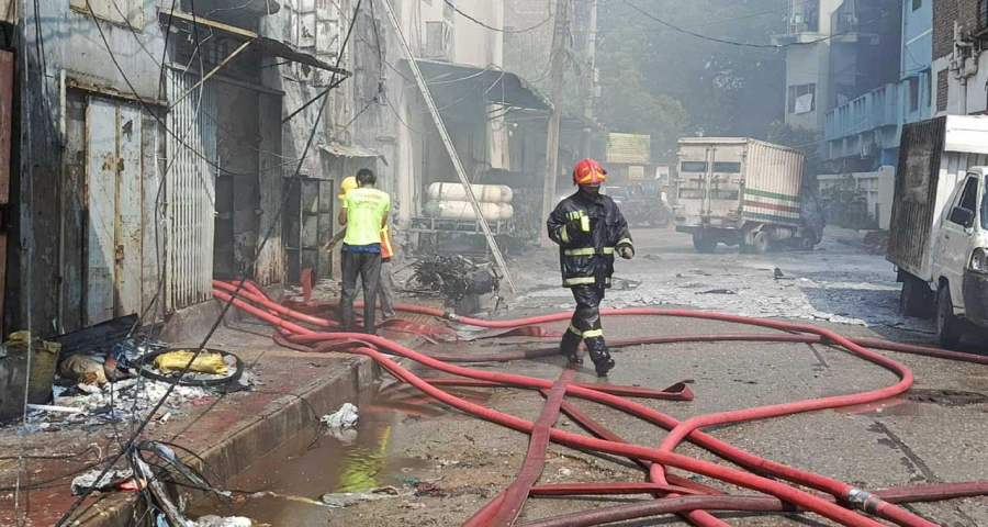 মিরপুরে অগ্নিকাণ্ড : তদন্ত কমিটি গঠন, আর্থিক সহায়তার ঘোষণা