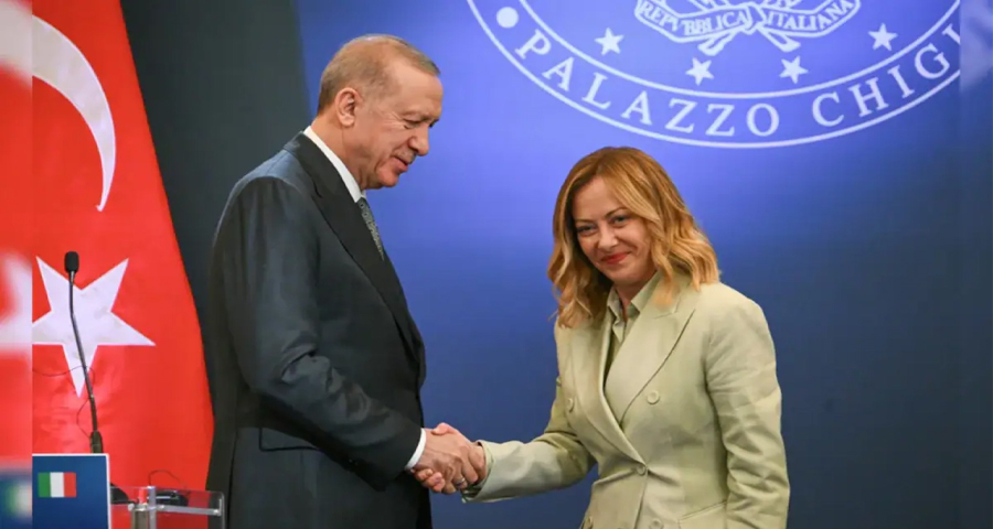 ইতালির প্রধানমন্ত্রীকে ধূমপান ছাড়তে বললেন এরদোয়ান, অতঃপর…