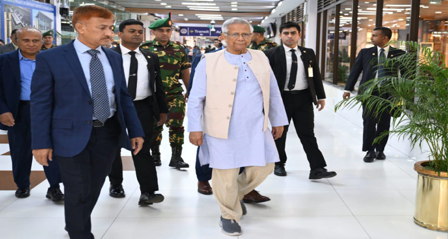 রোমের উদ্দেশে ঢাকা ত্যাগ করলেন প্রধান উপদেষ্টা