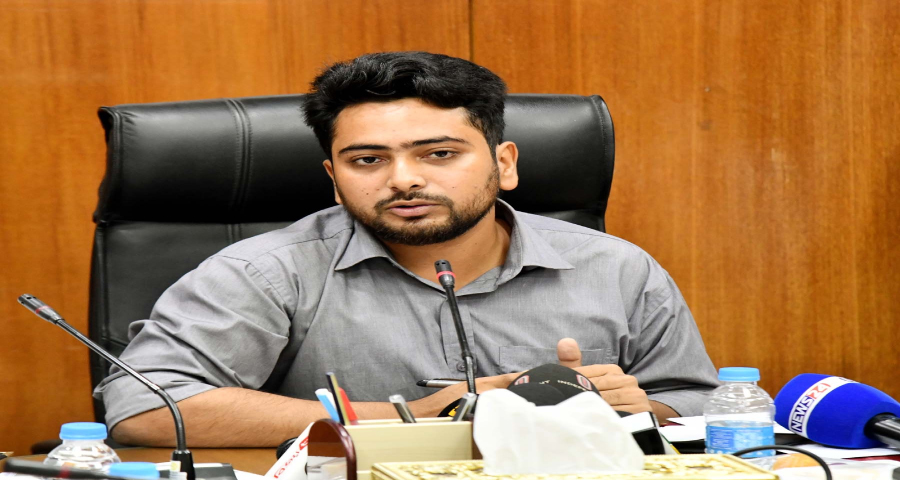 অনেক উপদেষ্টা আখের গুছিয়েছেন, সেফ এক্সিটের বিষয়ে ভাবছেন : নাহিদ ইসলাম