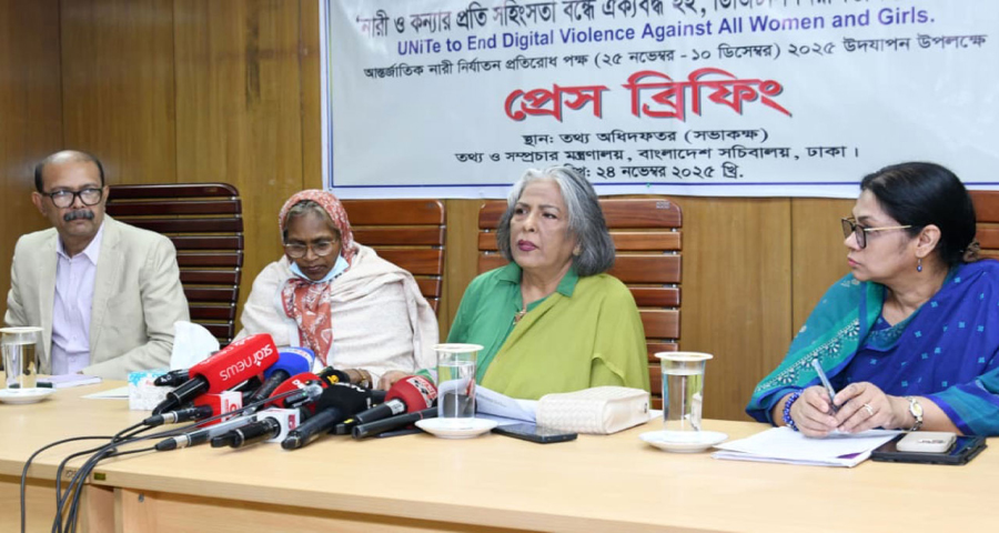 প্রতিটা স্কুলে মেয়েদের জন্য বাধ্যতামূলক টয়লেট থাকতে হবে : উপদেষ্টা