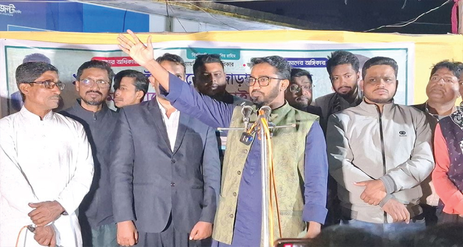 ‘খালেদা জিয়ার জন্য সারাদেশের মানুষ কাঁদছে, হাসিনার জন্য কথা বলারও কেউ নেই’