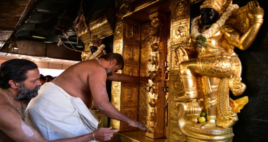 ভারতে দেবমূর্তির সাড়ে চার কেজি সোনা চুরি, পুরোহিতসহ গ্রেপ্তার ৩