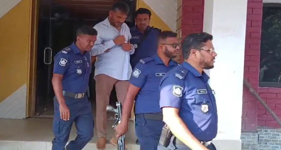 মব সৃষ্টি করে যুবলীগ নেতার টাকা ছিনতাইয়ের অভিযোগ