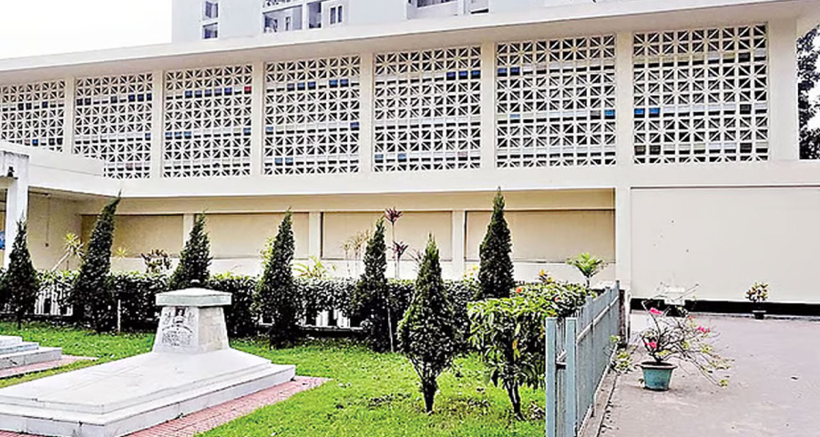 রমনায় গির্জার সামনে ককটেল বিস্ফোরণ